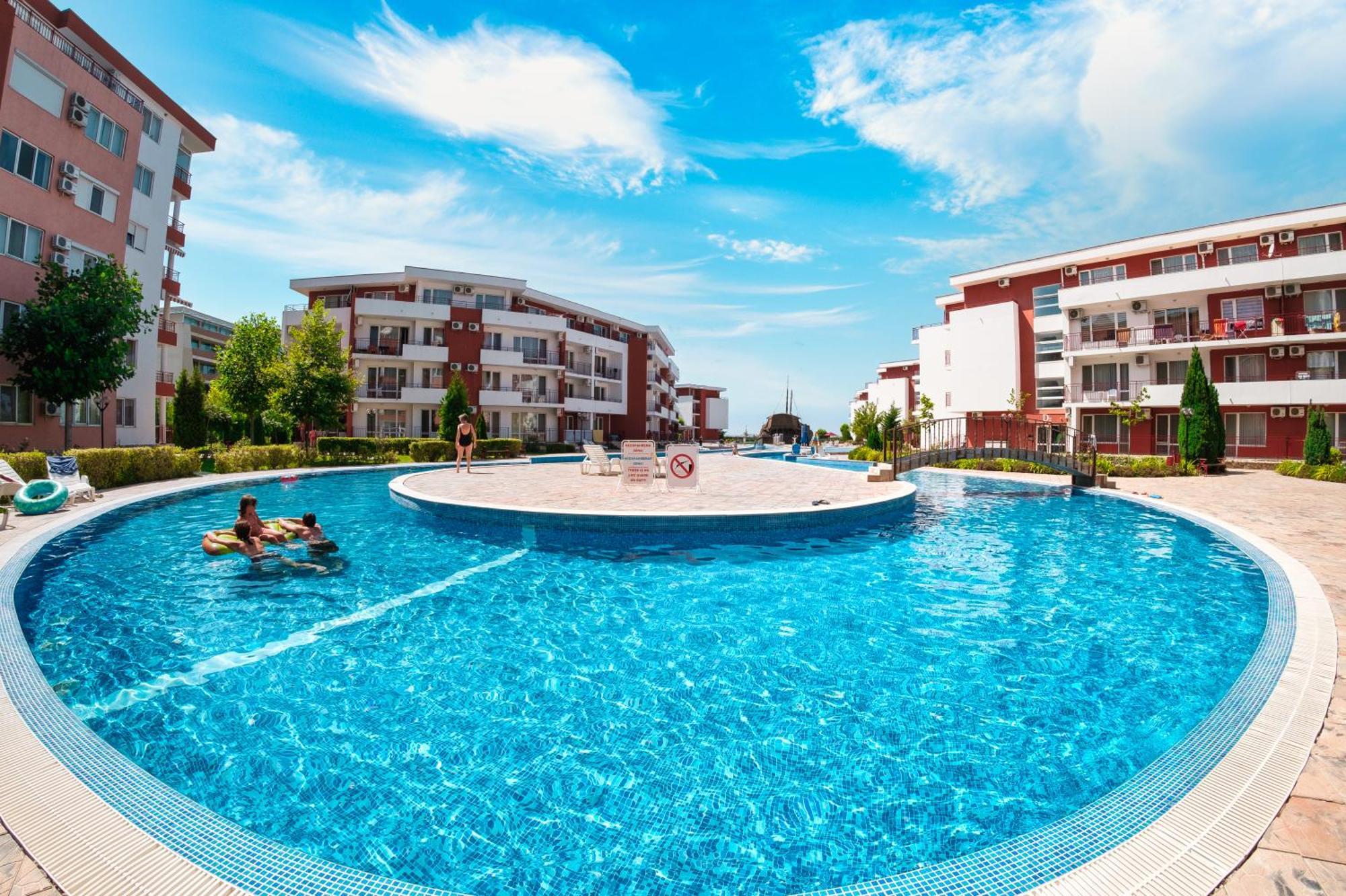 Privilege Fort Beach Apartments スヴェティ・ヴラス エクステリア 写真