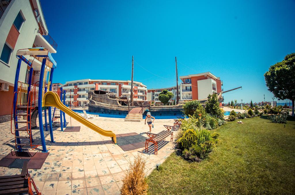 Privilege Fort Beach Apartments スヴェティ・ヴラス エクステリア 写真